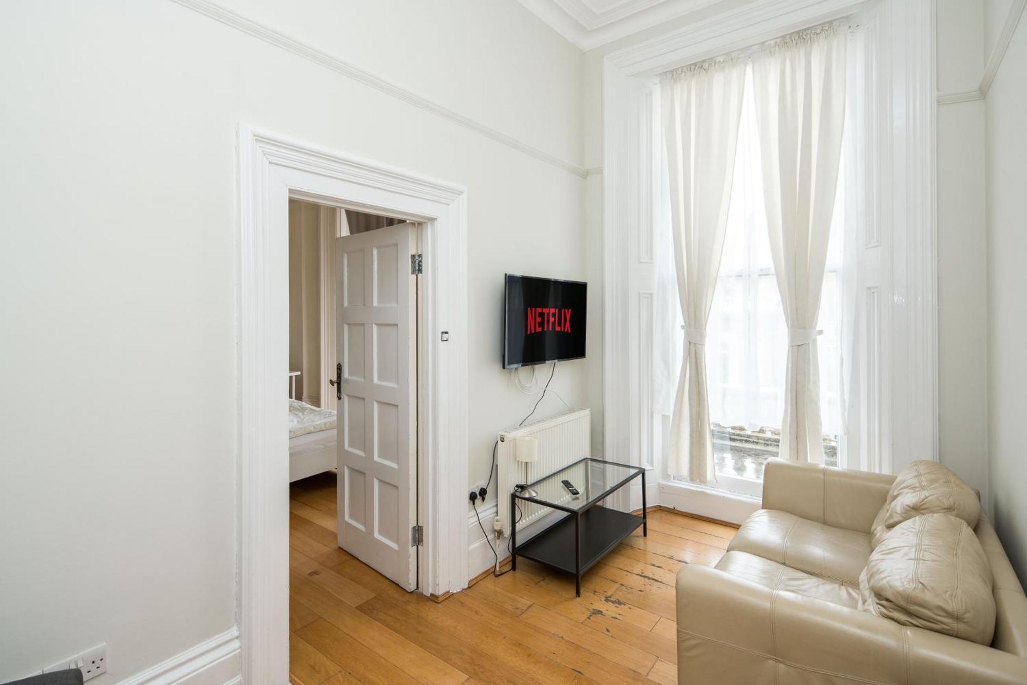 Apartament Four Beds By The Station
