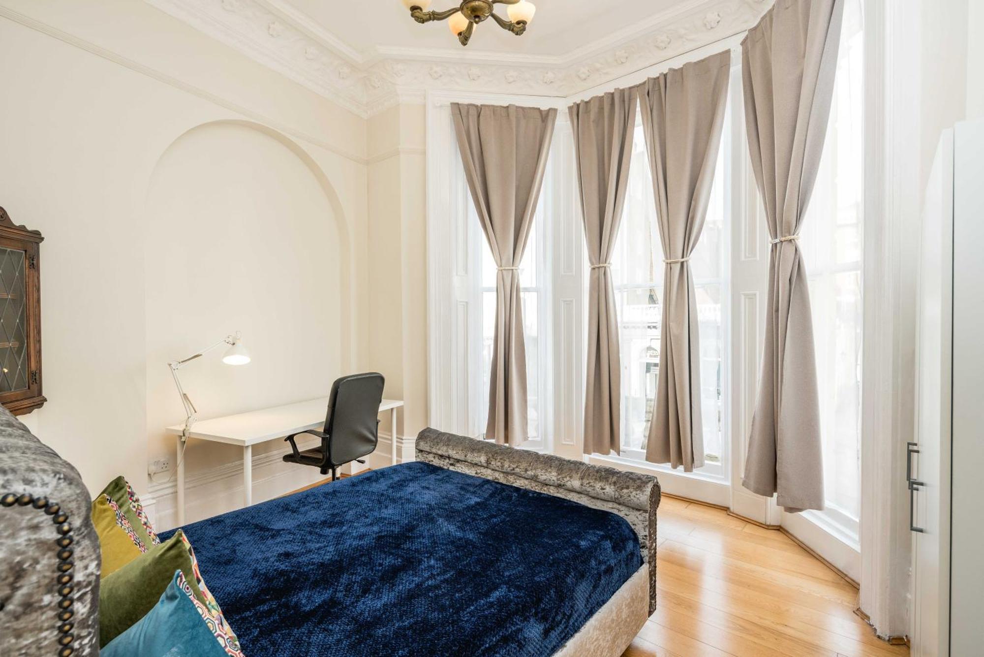Apartament Four Beds By The Station *
