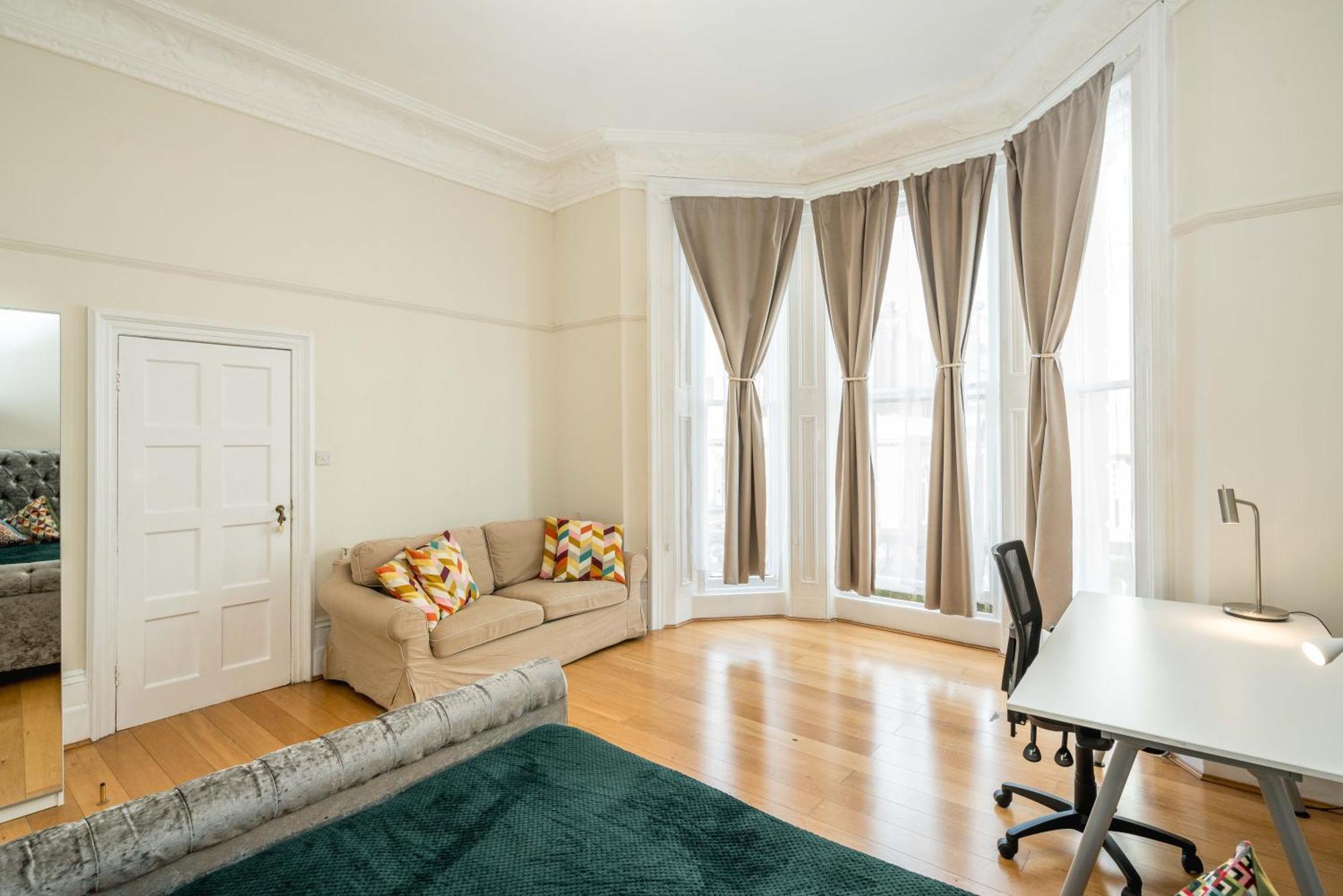 Four Beds By The Station Apartament Londra